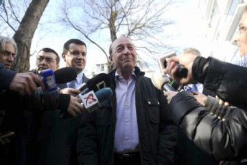 Băsescu, despre relaţia cu PMP: Le transfer experienţa mea în ce să nu facă